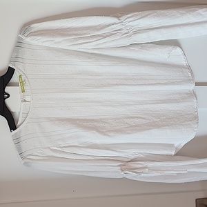 Nice top for jeans or shorts